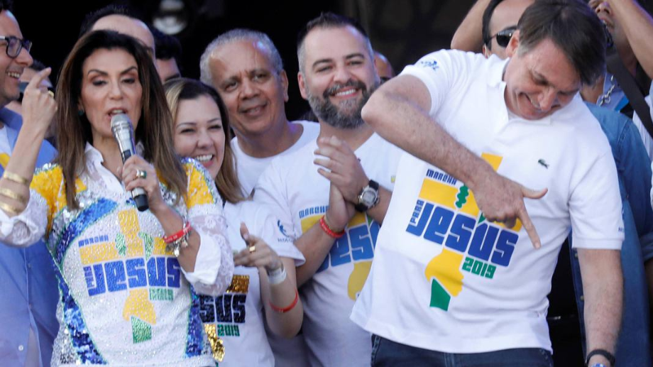 Jair Bolsonaro comparte actividad pública con líderes evangélicos de Brasil, 2019. Crédito de la imagen: Brasil 247