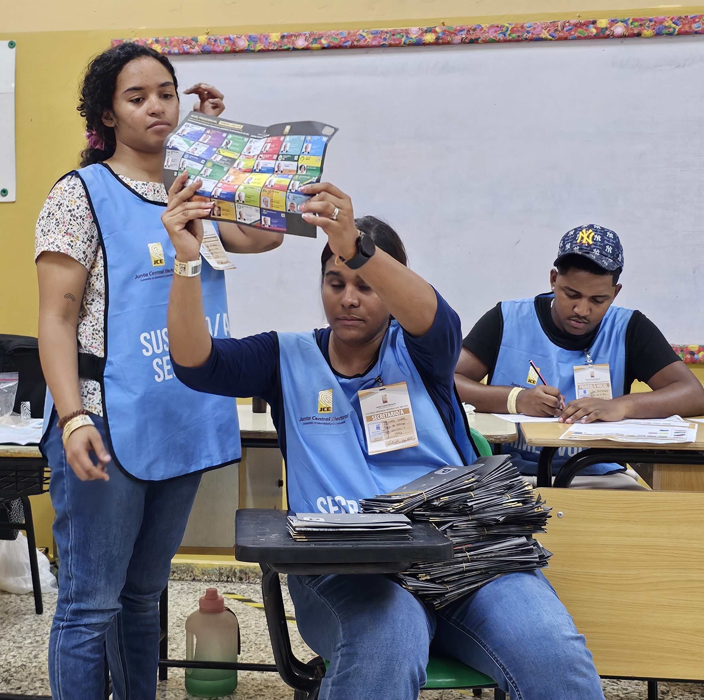 Recuento de votos en colegio electoral, Santo Domingo