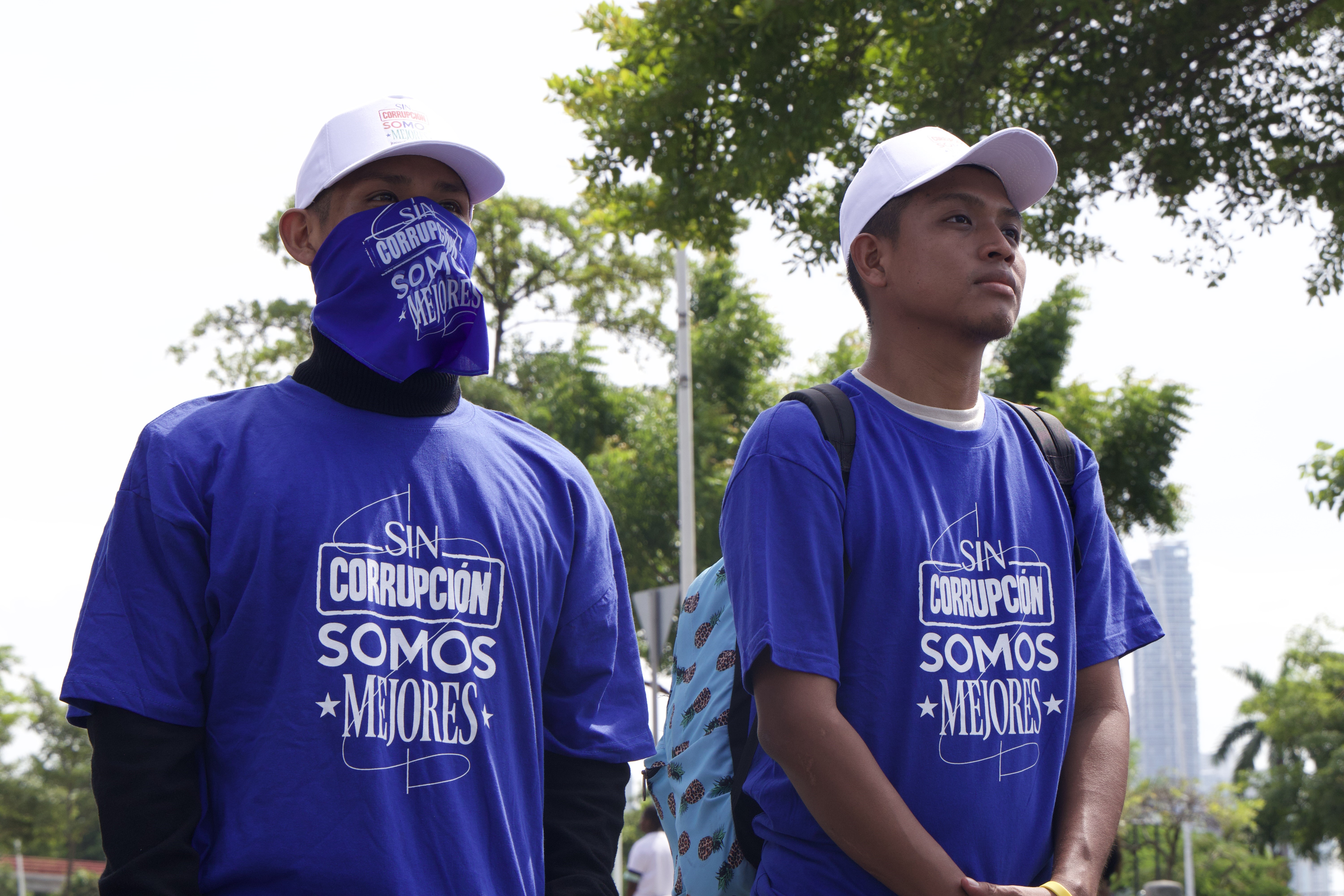 ran Desfile por la Democracia, Jóvenes de Transparencia Internacional