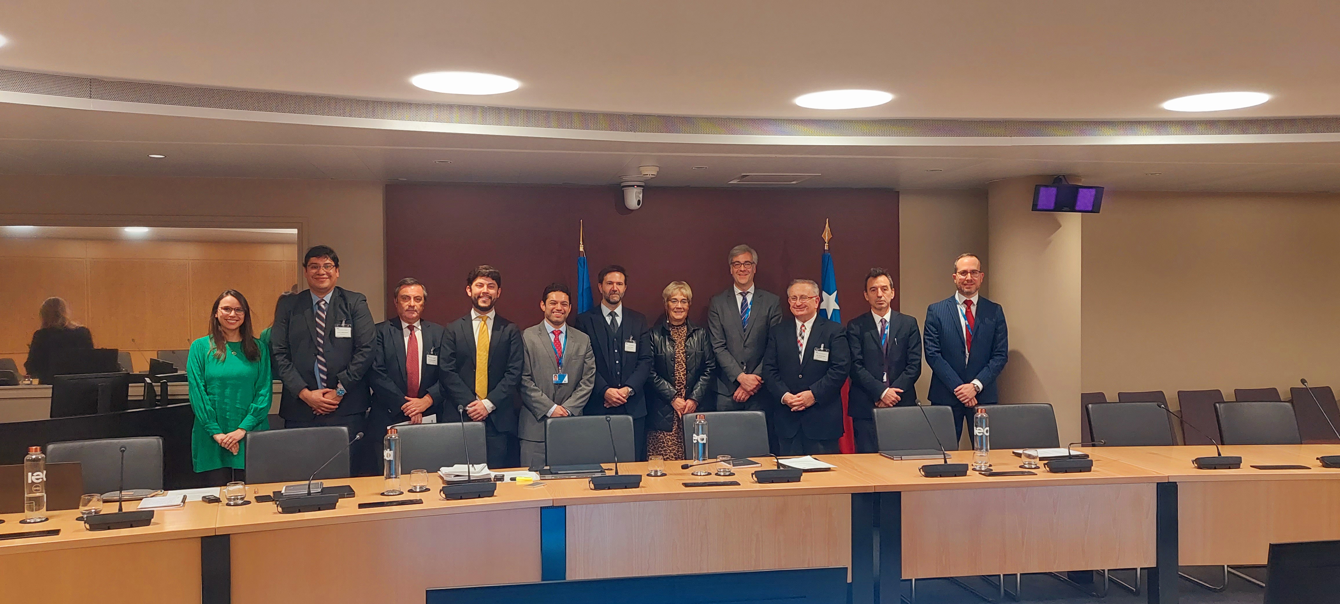 Reunión con equipo de la Agencia Internacional de la Energía (AIE). París. Francia.