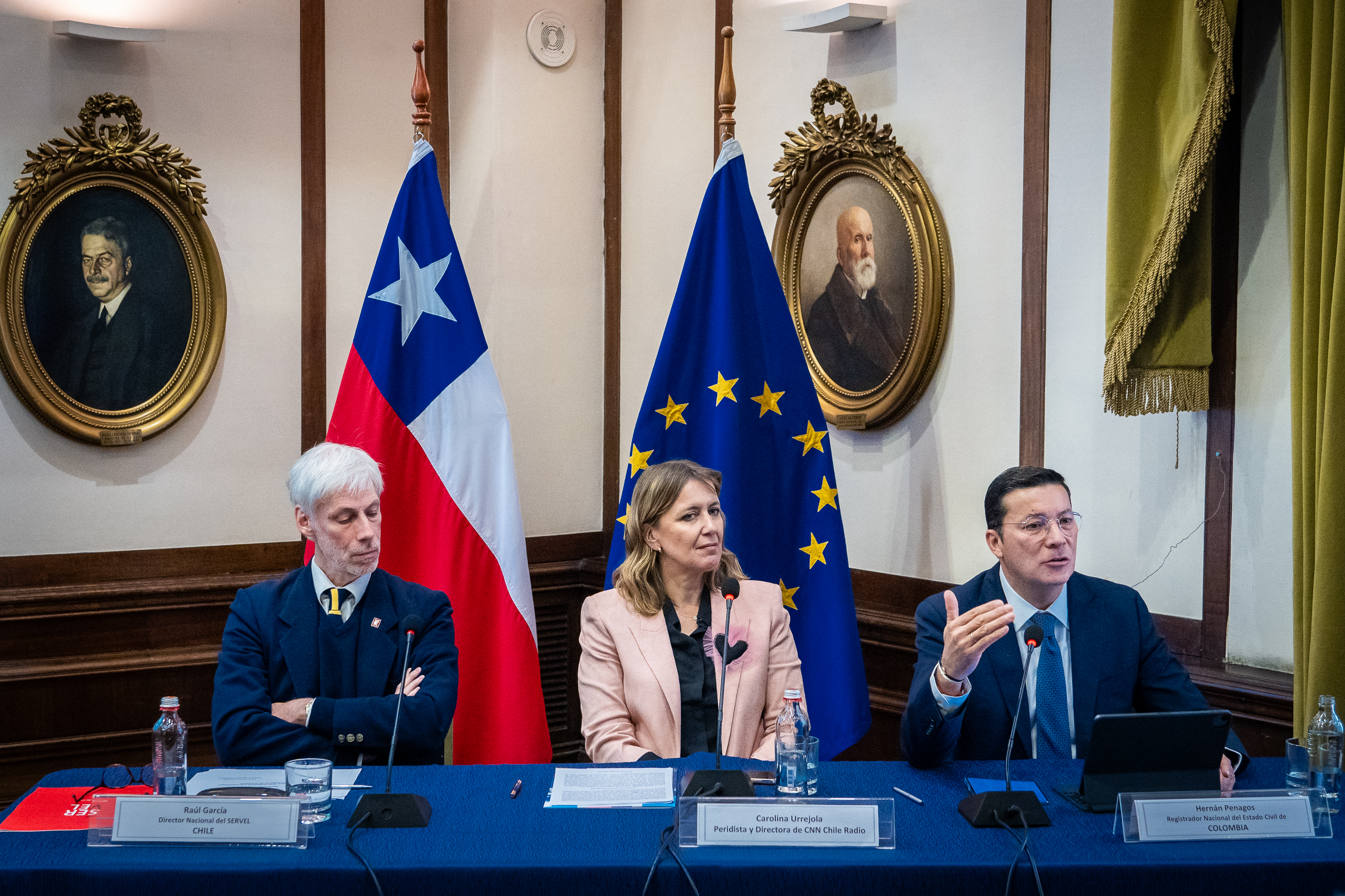 Raúl García, Director Nacional del Servel Chile ("La experiencia chilena: Voto presencial y en papeletas”; Hernán Penagos, Registrador Nacional del Estado Civil de Colombia (“Voto anticipado: La experiencia de Colombia”).