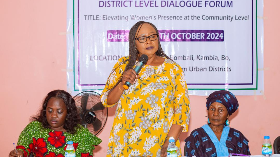 Mrs. Isatu Jabbie Kabbah the former first lady of Sierra Leone and current Presidential Adviser on Gender, within the Office of the President during “Elevate Women’s Presence at the Community Level” dialogue sessions, a partnership of the Sierra Leone programme. 